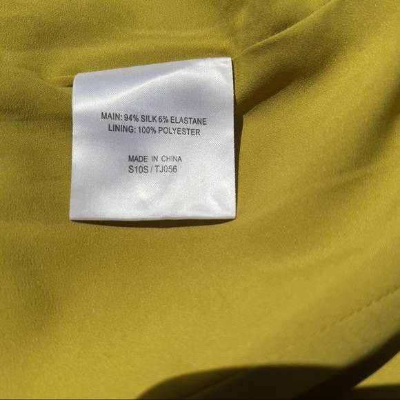 KAREN MILLEN/Preowned Women’s Pleated Silk Blouse in Chartreuse sz 2 - Picture 8 of 8